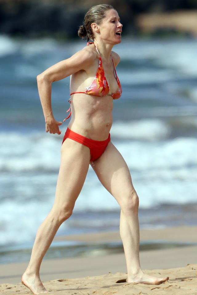 Lisa Kudrow Bikini